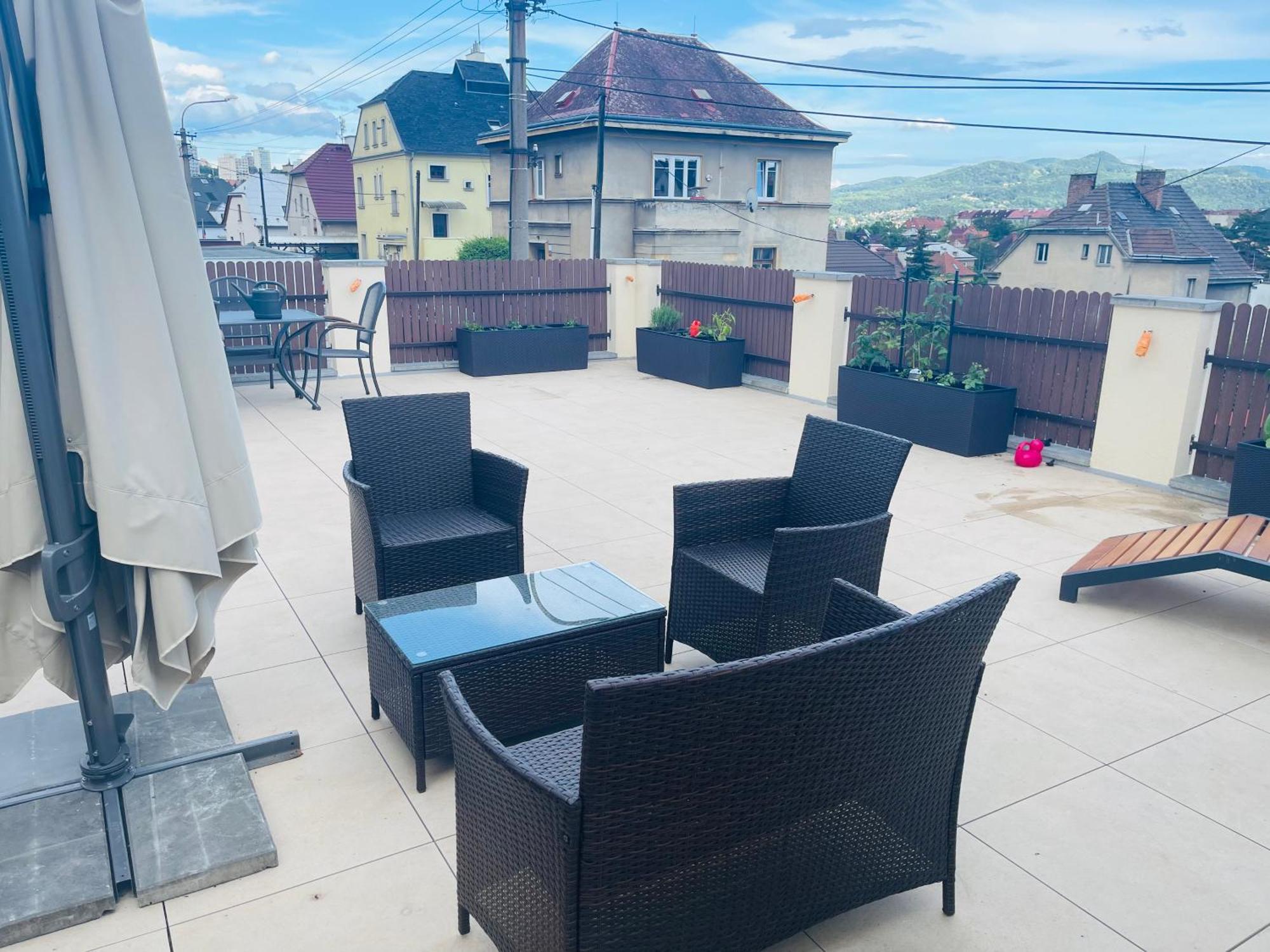 Jenys Usti Apartment